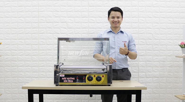 Máy nướng xúc xích 10 thanh Thiết kế gọn gàng, tinh tế, dễ đặt trên bàn, quầy bán hàng