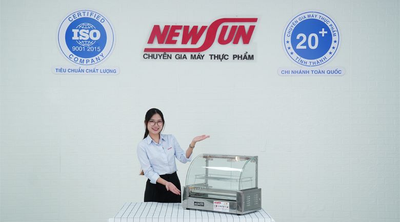 Tủ nướng xúc xích 7 thanh kính cong Thiết kế sang trọng, nhỏ gọn