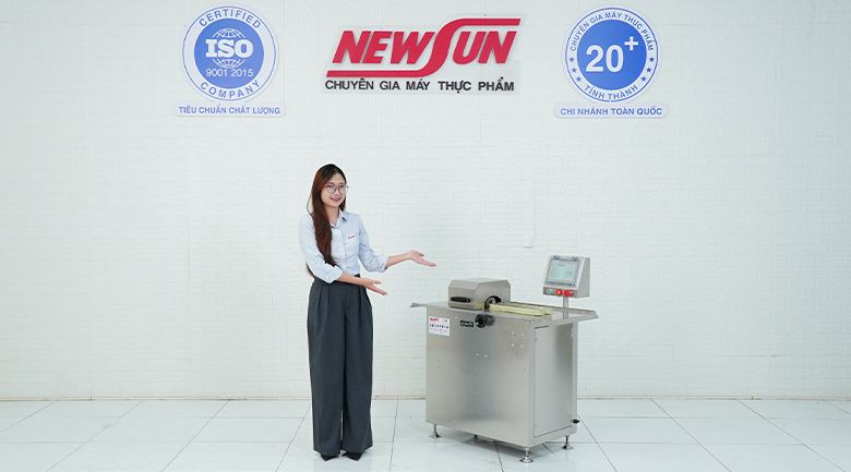 Nên mua máy buộc chỉ xúc xích tự động 550W-XZ-01 ở nơi uy tín